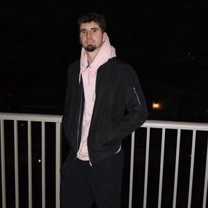 Meet your Posher, Tom